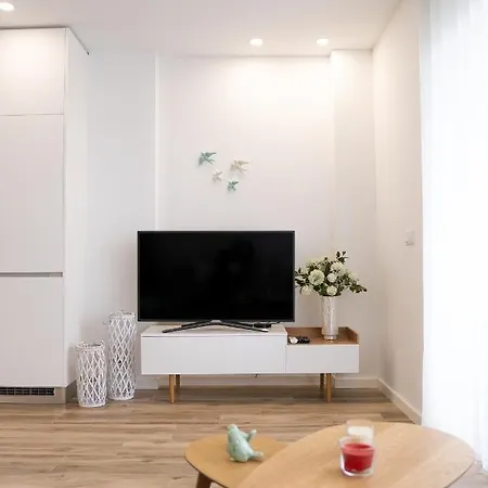 Ocean View 2 Room Apartment *
