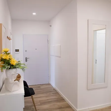 Ocean View 2 Room Apartment *