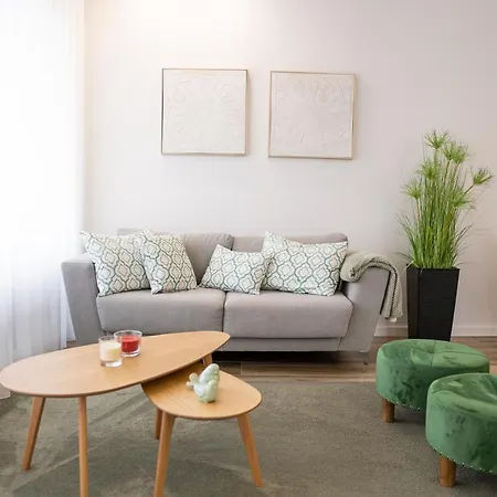 דירה Ocean View 2 Room Apartment נאזרה