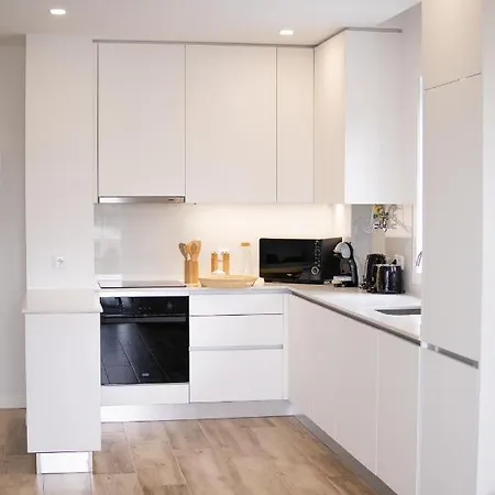 Ocean View 2 Room Apartment דירה נאזרה
